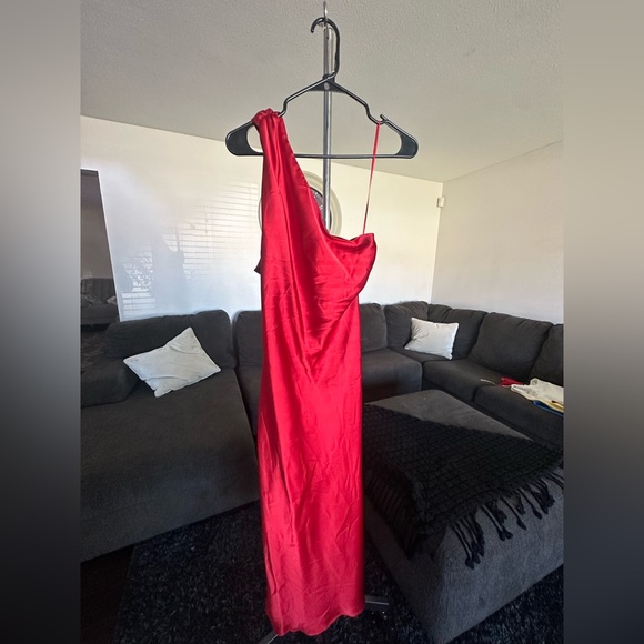 Zara Vibrant Red One-Shoulder Dress - Picture 3 of 8